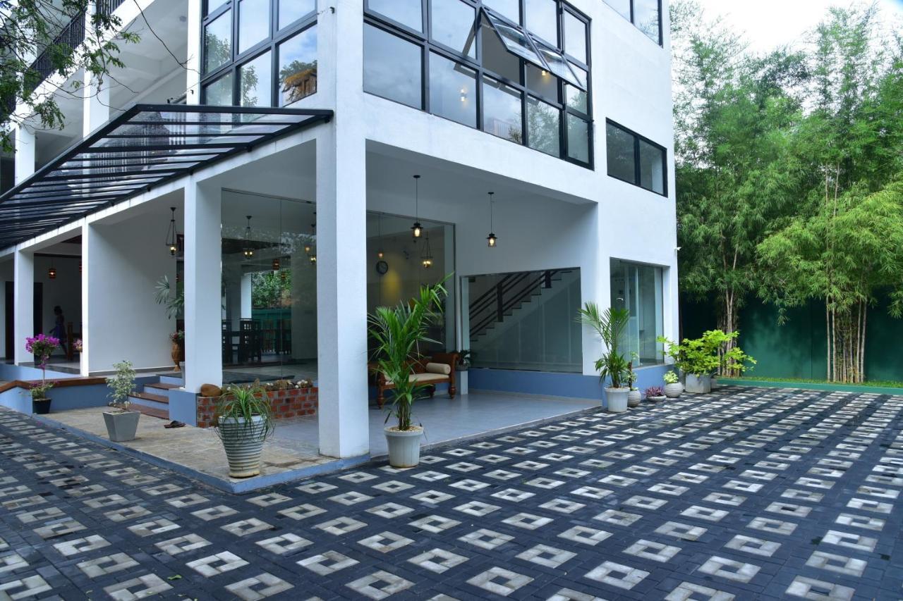 Hotel Eden Grand Dambulla Exterior foto