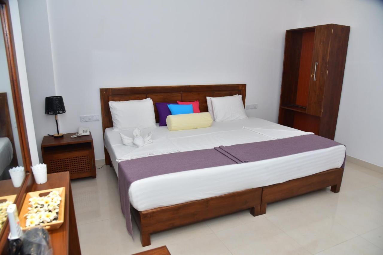Hotel Eden Grand Dambulla Exterior foto