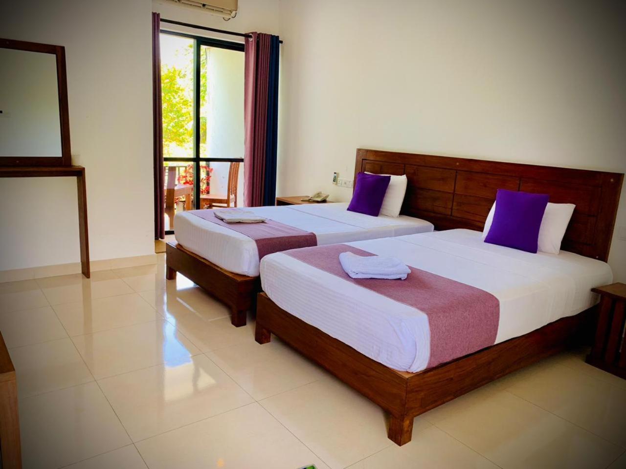 Hotel Eden Grand Dambulla Exterior foto